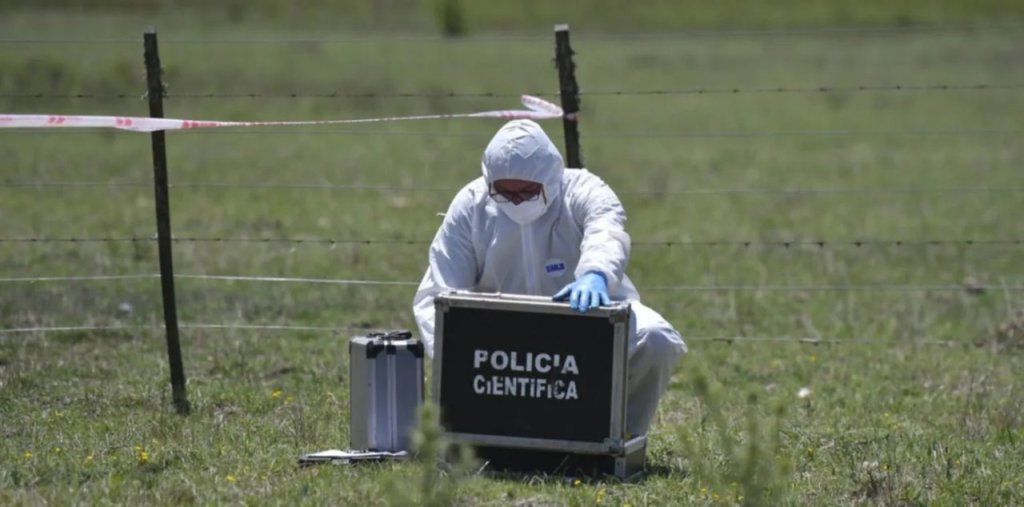 Buscan identificar a un hombre hallado muerto cerca de la&nbsp;autopista